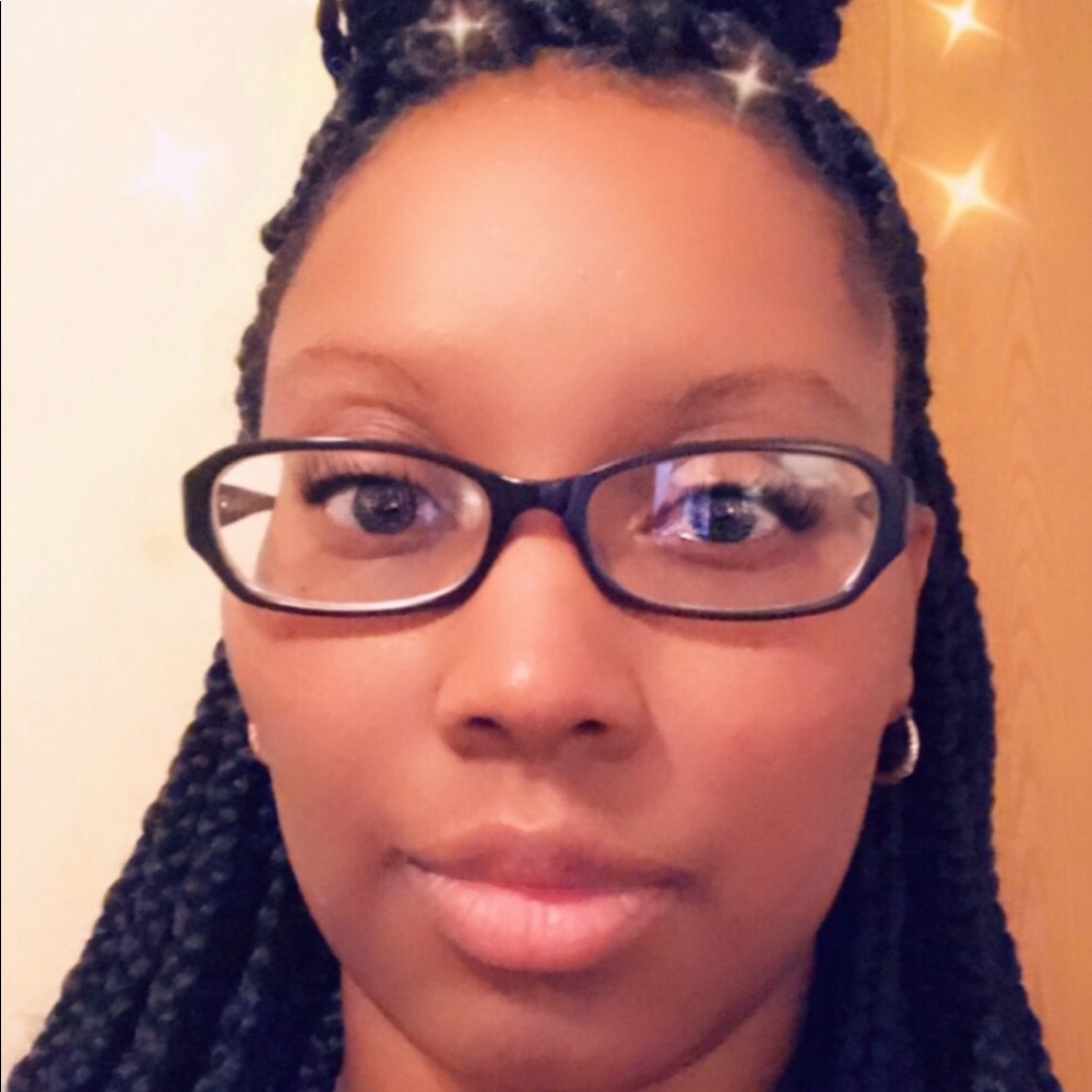 Meet your Posher, Khristina
